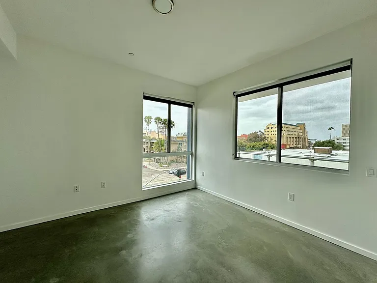 Crest-Urban Apartments — Photo 30