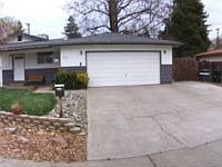 2nd image of 864 Kern St