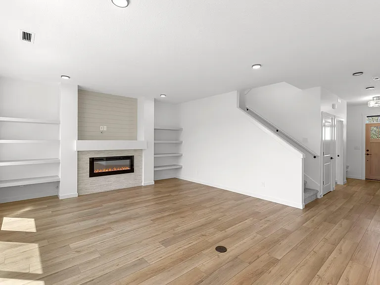 1513 W 14th Ave — Photo 5