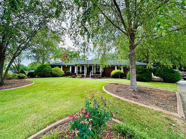 2 Rosemont Dr