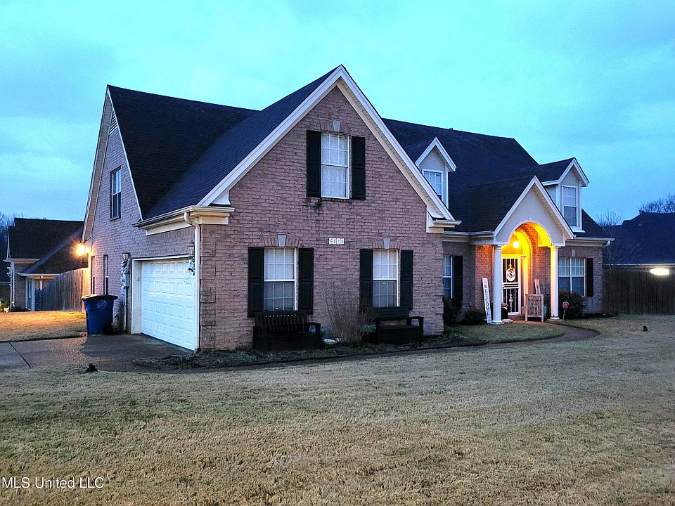 2nd image of 6816 N Hamilton Cir