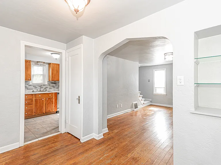 1104 Shadycrest Dr — Photo 14