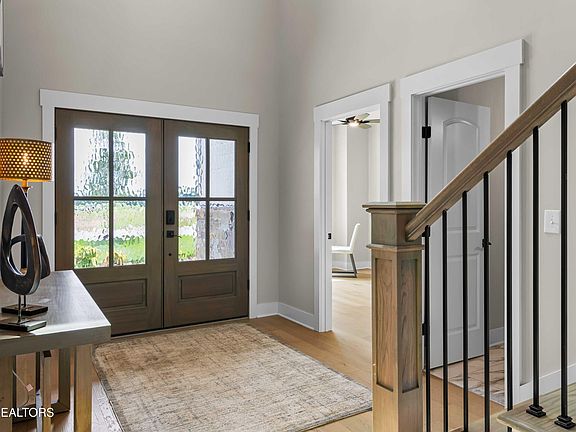 4th image of 179 Island Cir