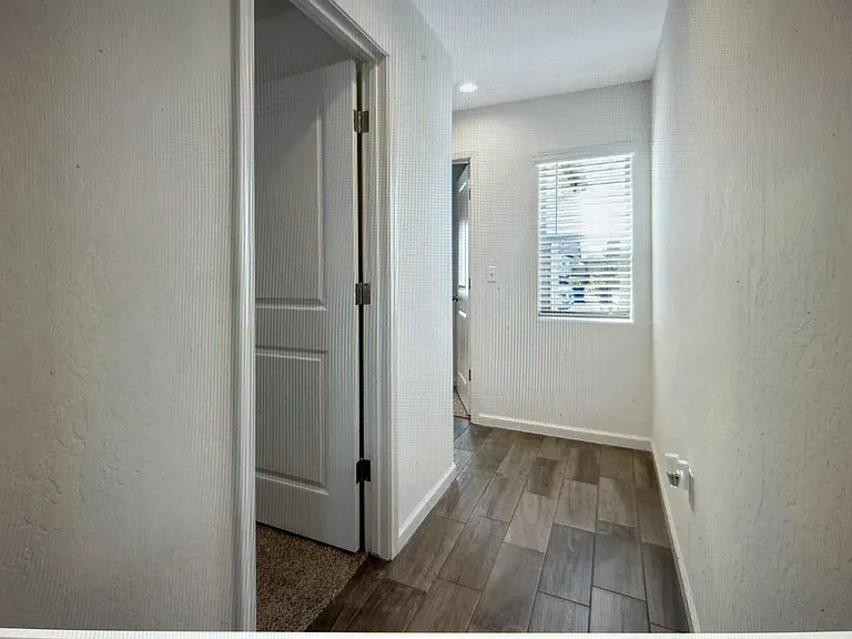 2146 W Escher Dr — Photo 10
