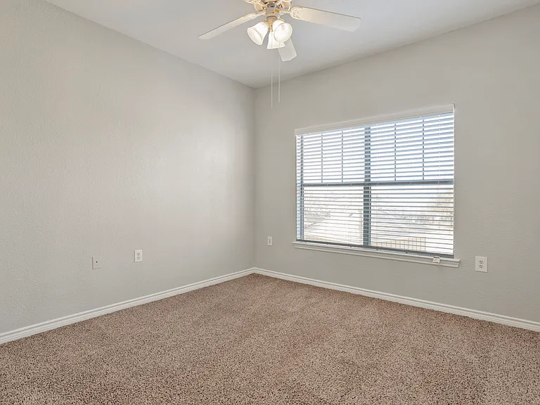 The Villas at Shaver Apartments — Photo 20