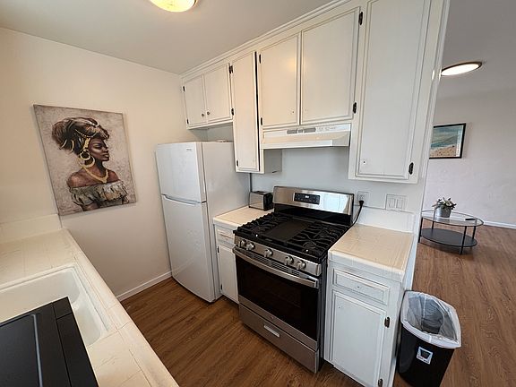 5th image of 1631 B Ave APT 8