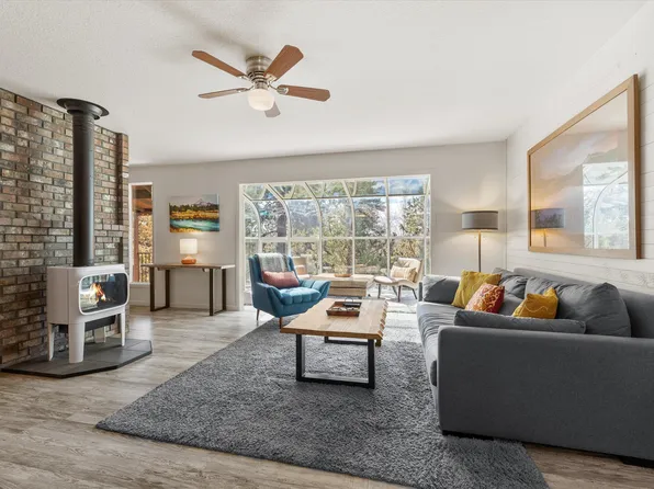 2003 NW 4th St, Bend, OR 97703