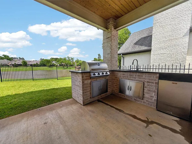 7517 Cross Gate Way — Photo 22