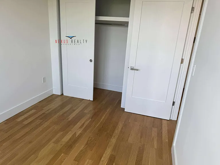 4511 Broadway #4B — Photo 2
