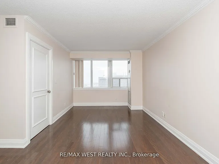 2737 Keele St #817 — Photo 7