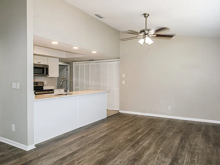 10142 Bannister St — Photo 6