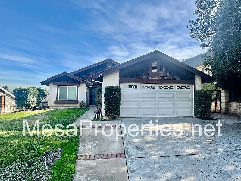 1st image of 1158 Blue Grass Pl