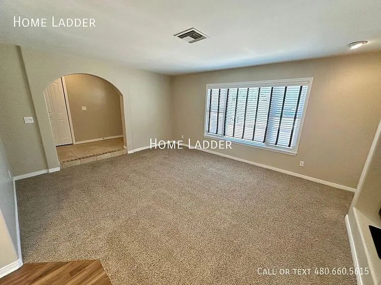 13818 N 20th St — Photo 3