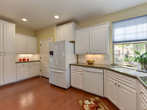 2nd image of 1048 Orleans Ct