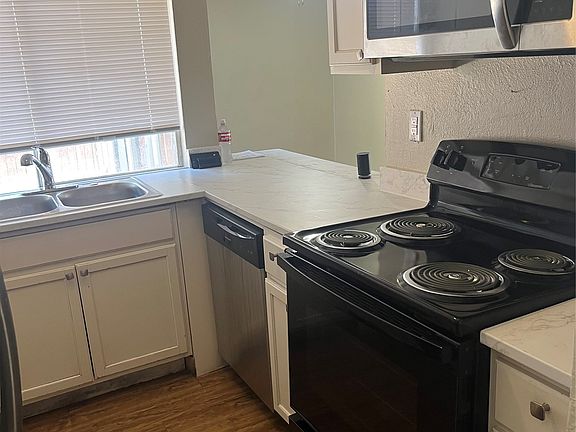 4th image of 2609 San Sabastian Cir