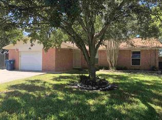 1720 Brambleberry Dr, Three Rivers, TX 78071