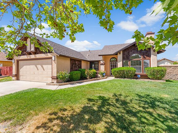 2nd image of 38027 Raintree Ln