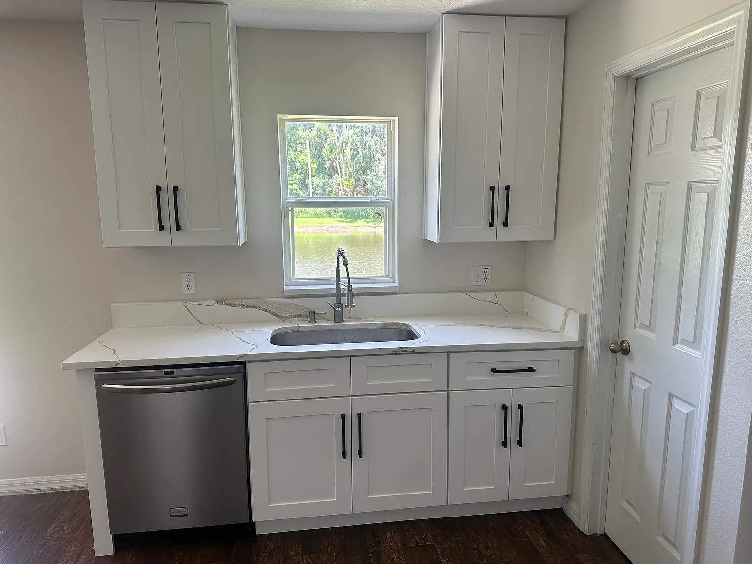 5 bed, 3.5 bath, 3000 sqft, $2,695 — Photo 3