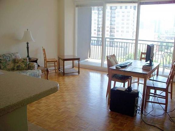 Living room/dining room