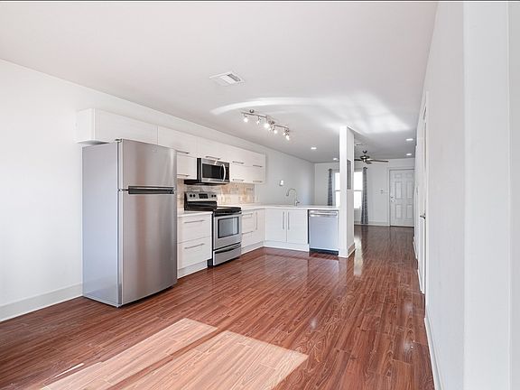 4th image of 1101 Grove Blvd APT 304