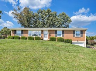 3501 Greencliff Rd, Roanoke, VA 24018