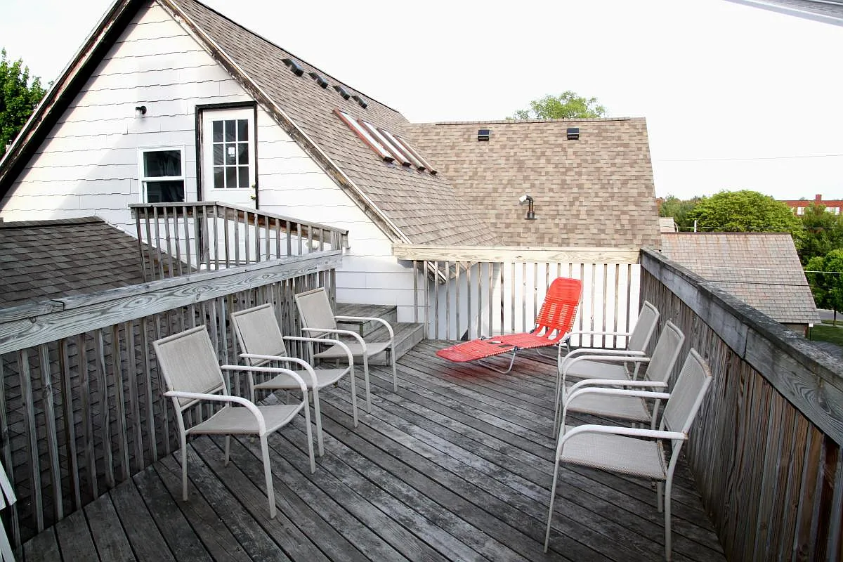134 Woodlawn Avenue — Photo 2
