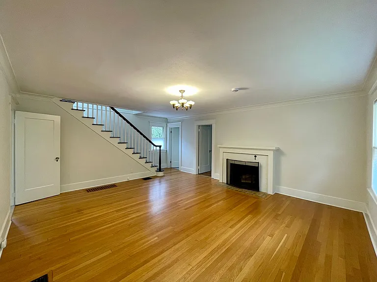 2409 NW Raleigh St — Photo 2