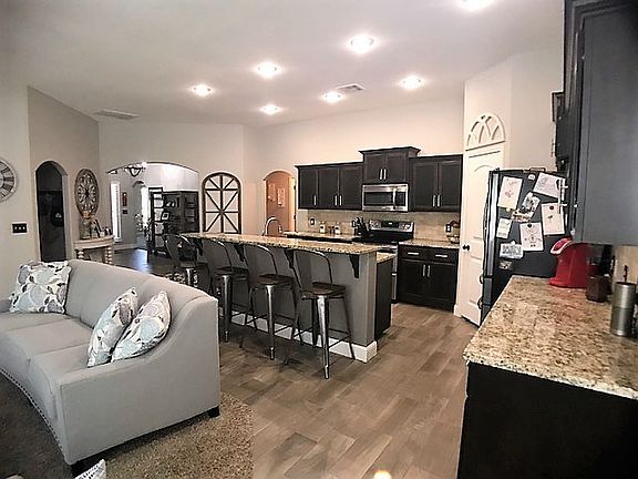 3rd image of 1307 Deer Creek Ln