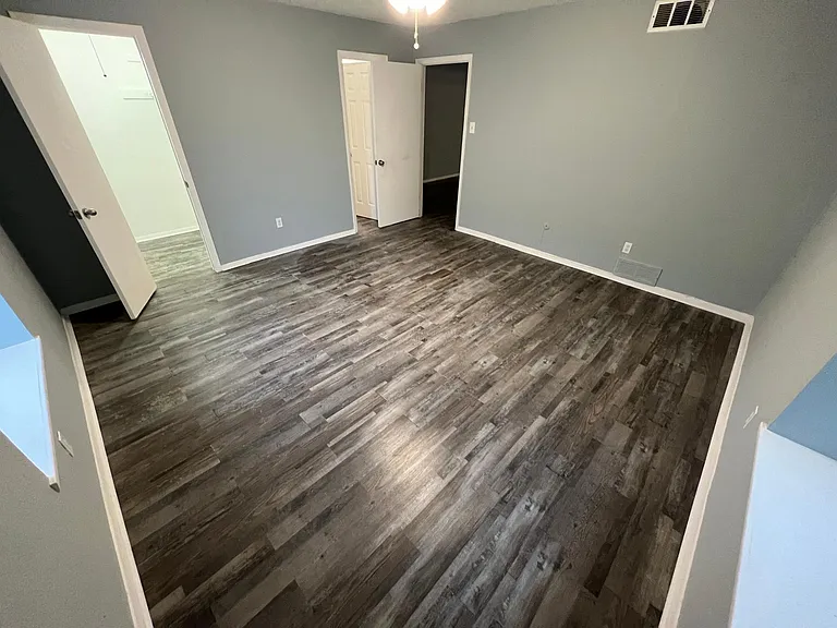 Hampton Gardens Apartment — Photo 19