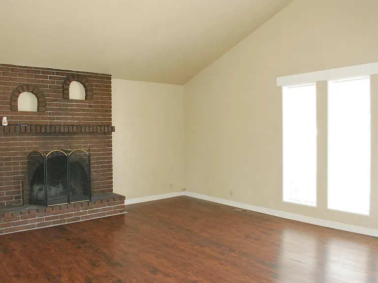 9078 S 1300 E — Photo 3