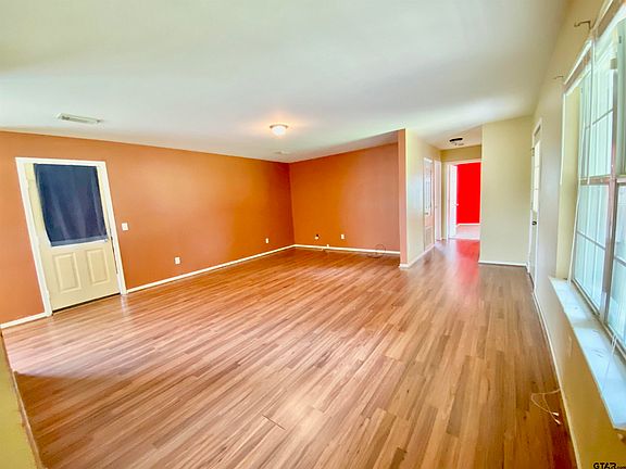 3rd image of 621 County Road 2050