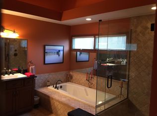 1384 Bembridge Dr, Rochester Hills, MI 48307