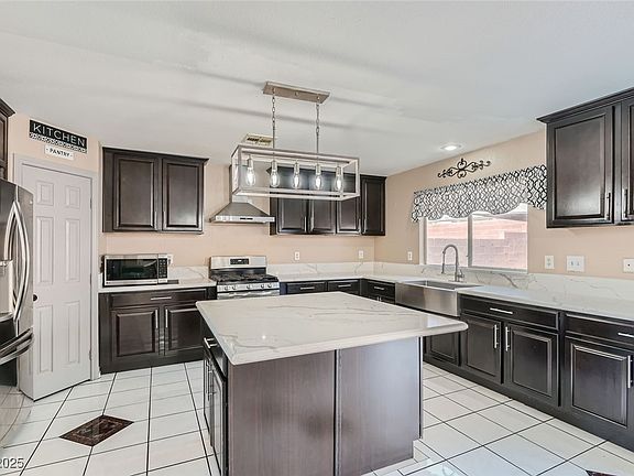 5th image of 2108 Royal Antilles Ct