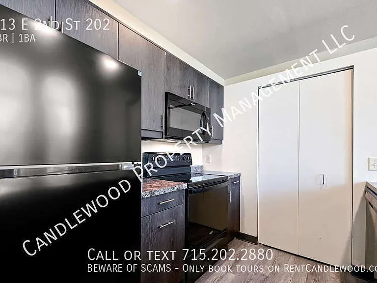713 E 2nd St #202 — Photo 3