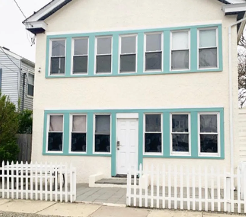 121 Blaine Ave #1