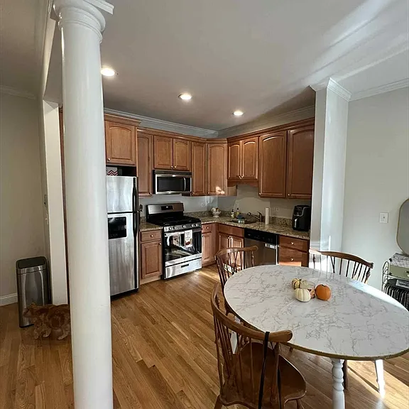 441 Bunker Hill St #1 — Photo 1