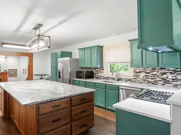 219 W Creek St, Fredericksburg, TX 78624