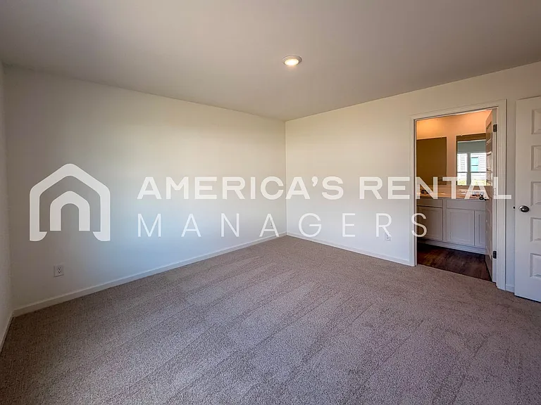 2126 Addison Way SW — Photo 32