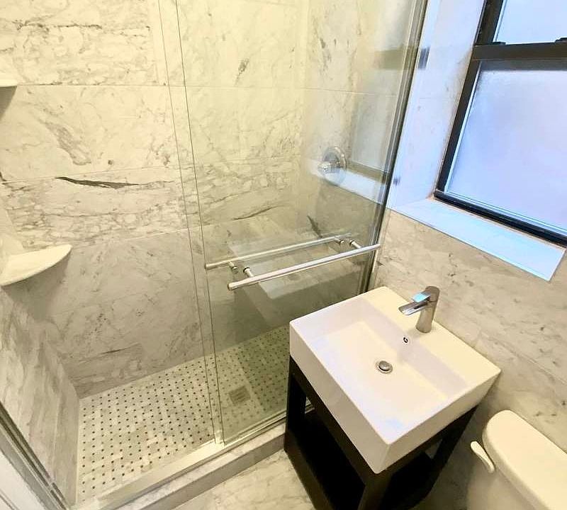 2nd image of 208 W 88th St APT 5