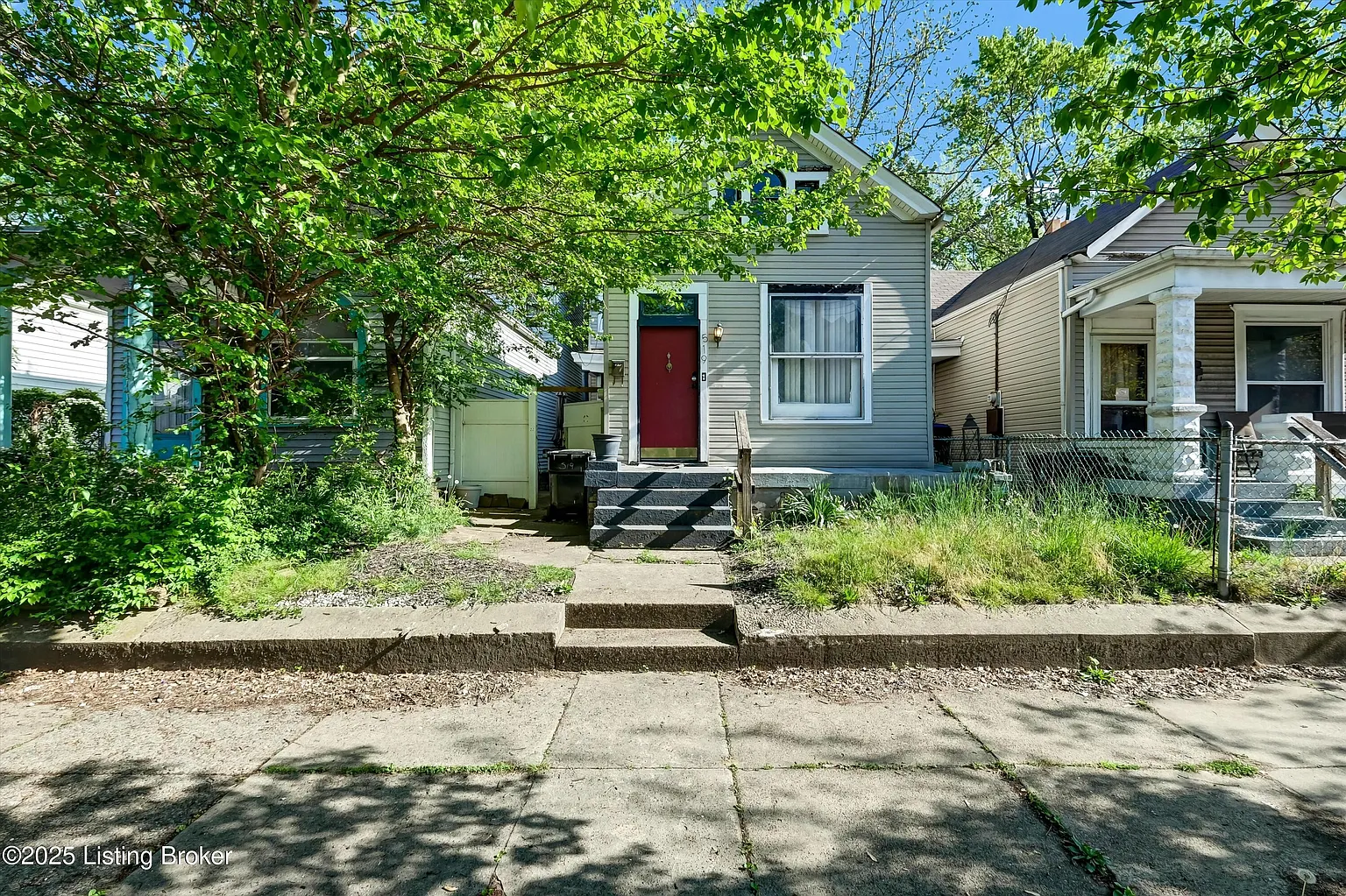 519 E Oak St photo 1