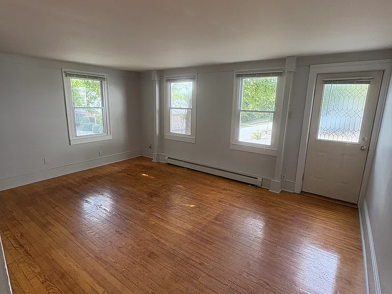 111 Cliff St — Photo 9