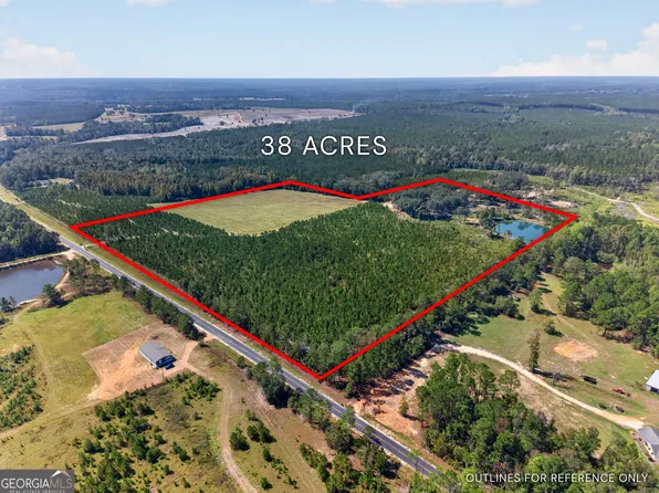 3999 Oscar Tippins Rd, Baxley, GA 31513