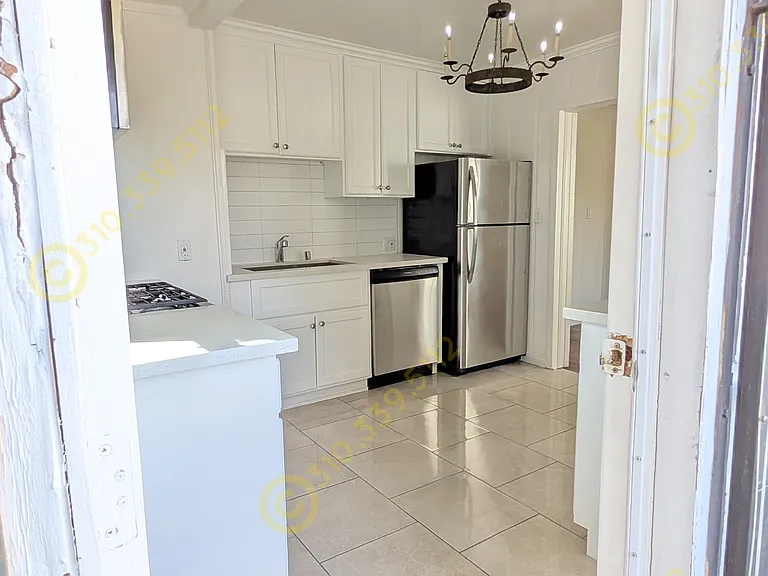 969 N Doheny Dr #1/2 — Photo 26
