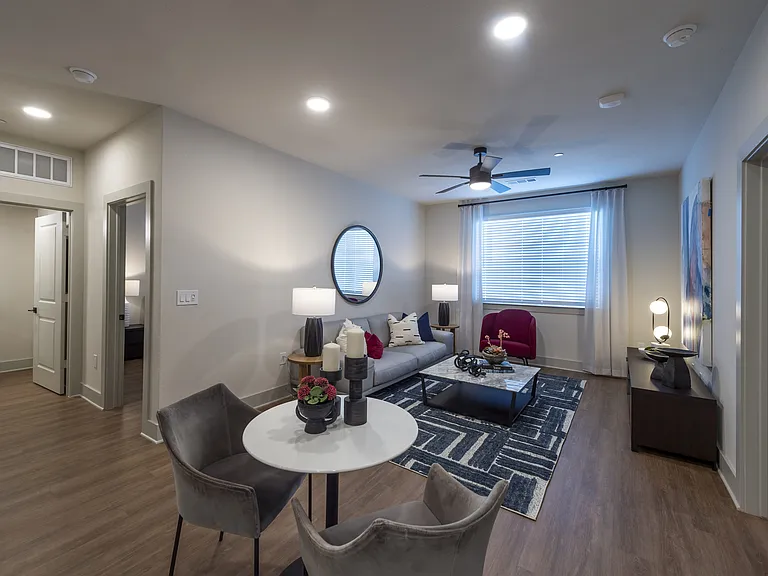 Domain Benbrook — Photo 16