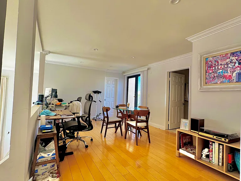 11812 Gorham Ave #Penthouse 2 — Photo 15