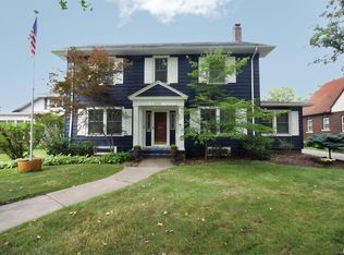 2907 16th Ave, Moline, IL 61265