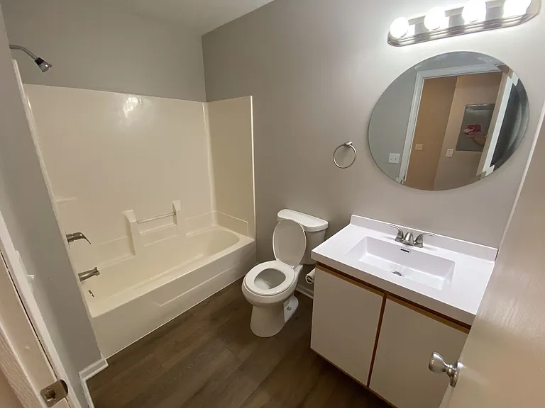 1102 Holloway St — Photo 9