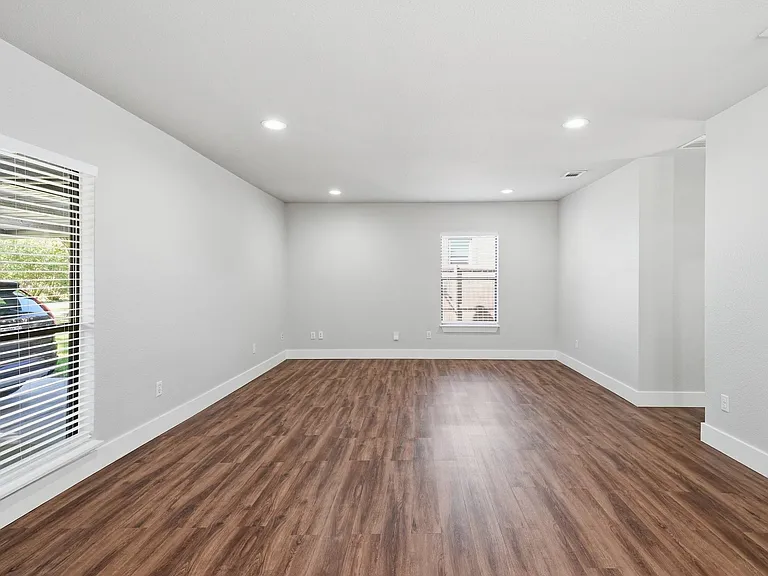 9011 Angora St — Photo 10