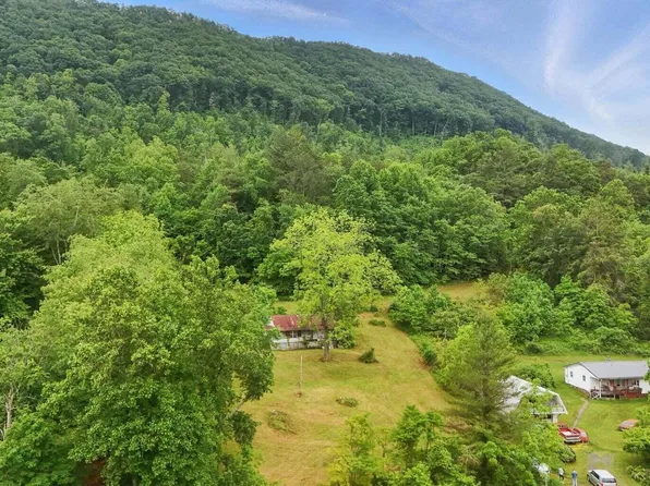 5065 Tahoe Trl, Saltville, VA 24370