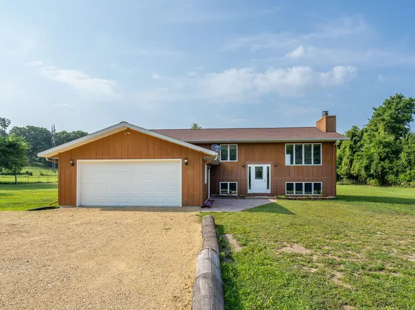 3019 Palmer Rd, Albany, IL 61230